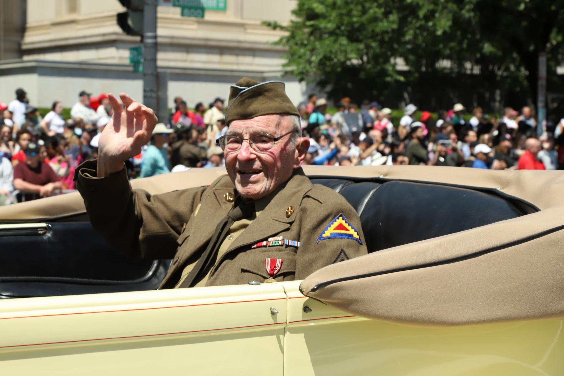 Gary Sinise Memorial Day Photos