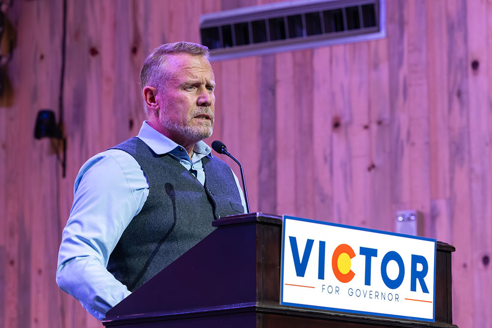 Victor For Governor Logo